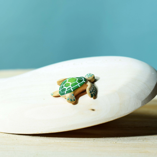 Cucciolo di Tartaruga Verde in legno Bumbutoys - Millemamme